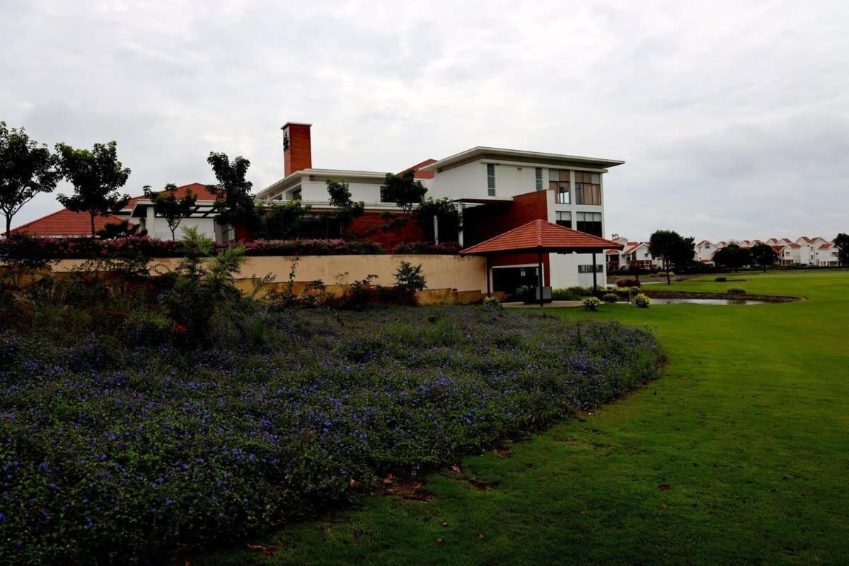 Welcome To Serenity-Luxury Villa At Prestige Augusta Golf Village Bangalore Buitenkant foto