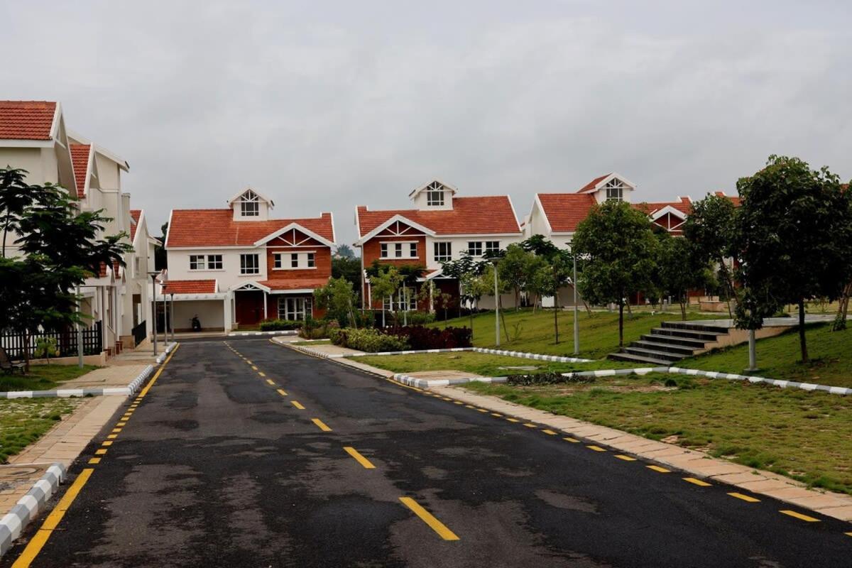 Welcome To Serenity-Luxury Villa At Prestige Augusta Golf Village Bangalore Buitenkant foto