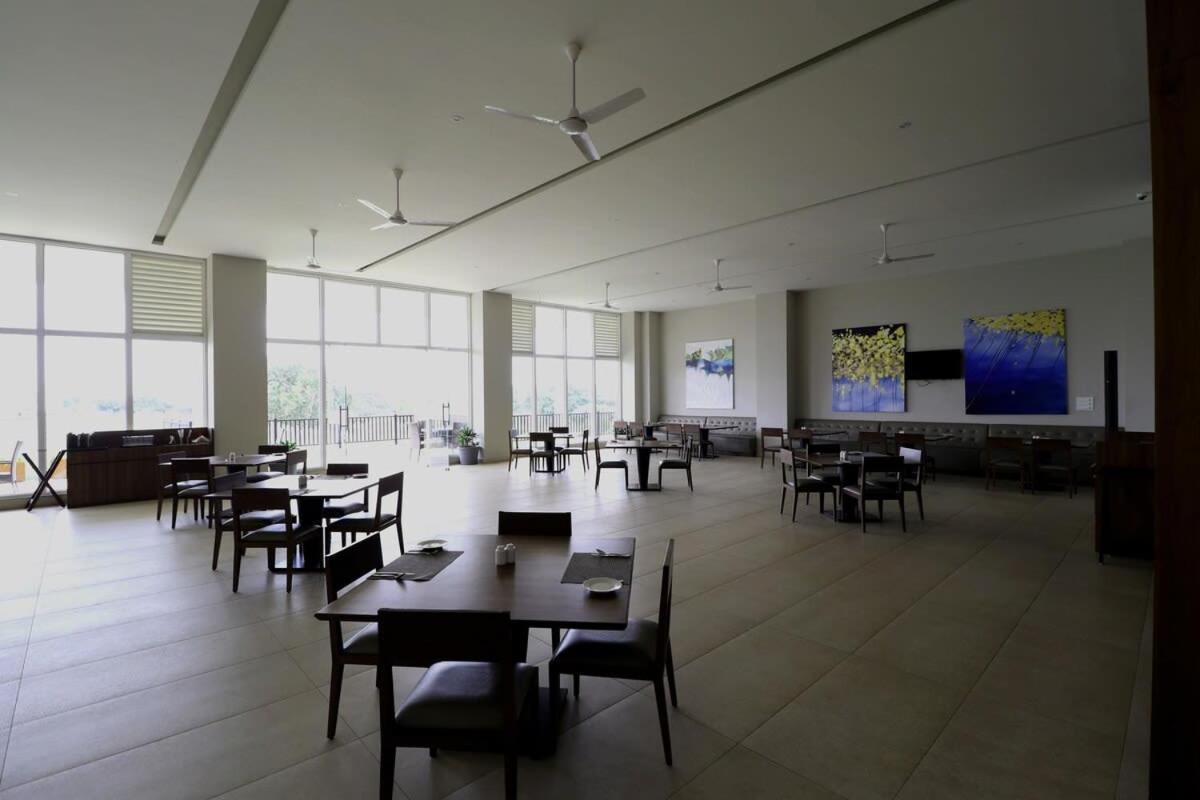 Welcome To Serenity-Luxury Villa At Prestige Augusta Golf Village Bangalore Buitenkant foto